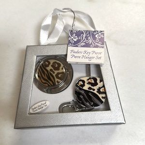 Finders key purse/purse hanger gift set